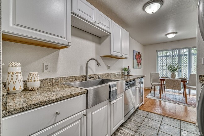 Photo - Union Bay Condo 2 bed/1 bath Unit 12