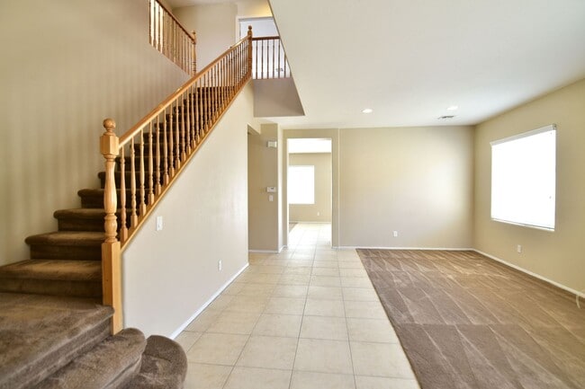 Photo - Beautiful 4BED/3BATH/CAR home located in SW Las Vegas! -Enjoy Rent-Free Holidays!