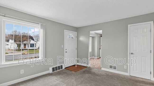 Photo - 648 Mayflower Ave