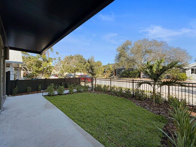 Photo - 340 14th St N