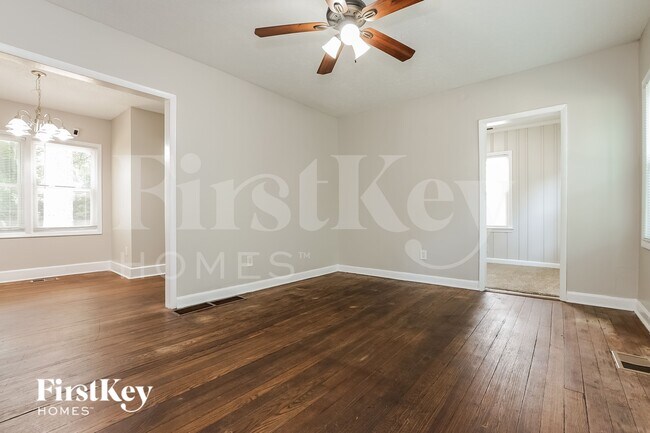 Photo - 1731 N Olympian Way SW