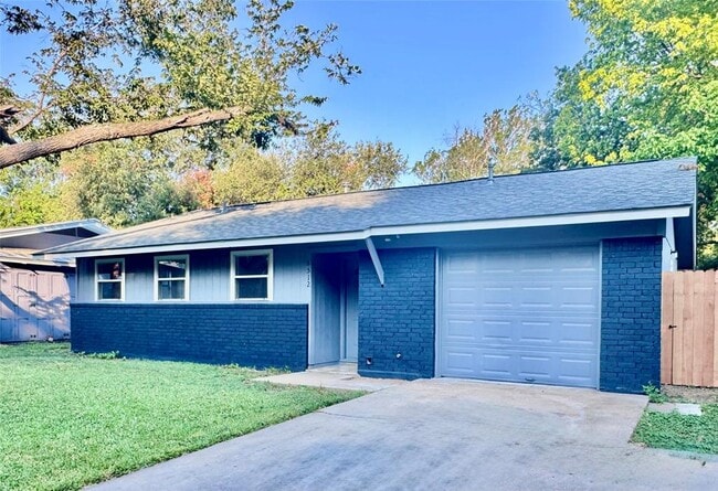 Building Photo - 6512 Pevensey Dr Rental
