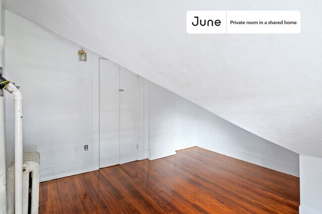 Room in Shared 6 bed/2 bath home in Allston