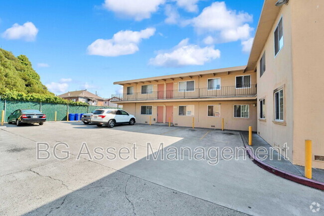 Building Photo - 130-A Marina Way Rental