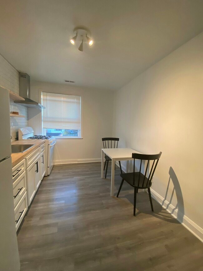 Building Photo - 1543 Northwick Rd Unit 1 Rental