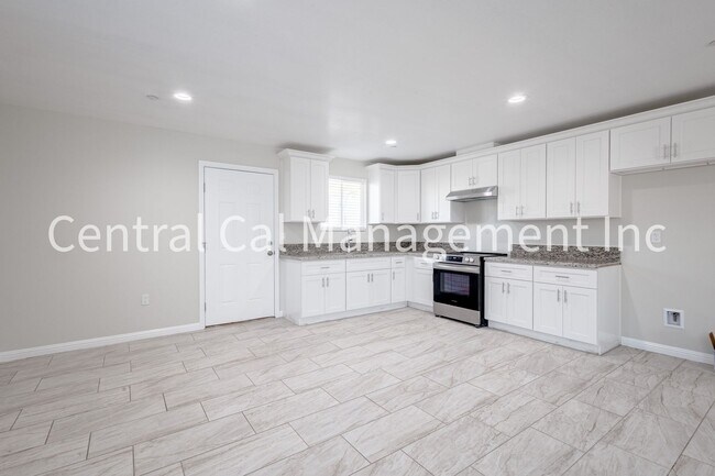 Photo - 1004 Padre St Unit B