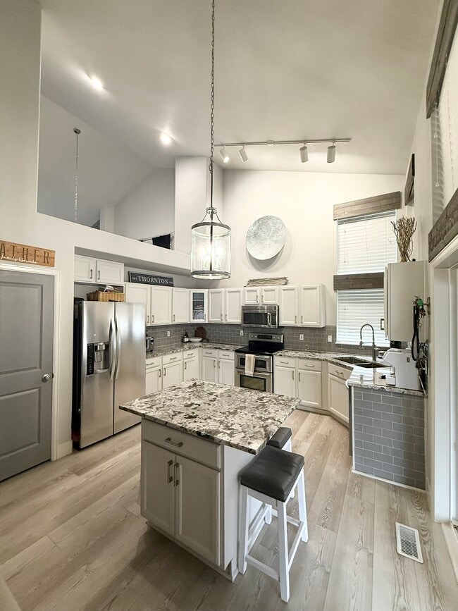 Photo - 562 E 133rd Ct