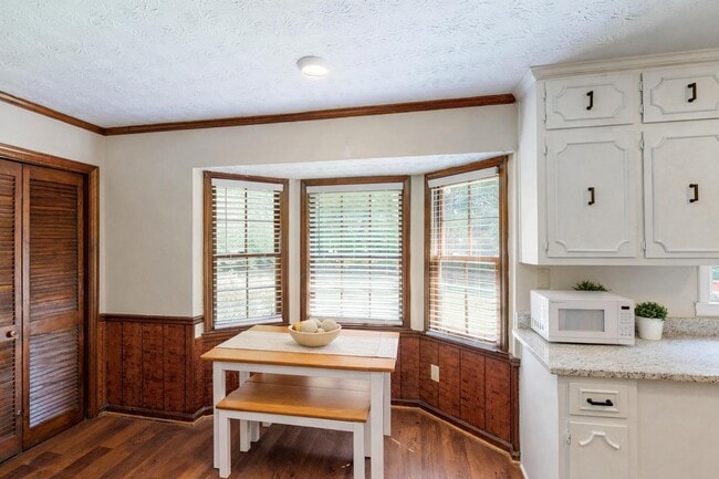 Photo - 2116 Tudor Castle Cir