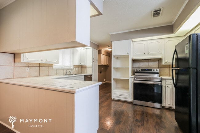 Photo - 5559 Marblehead Dr