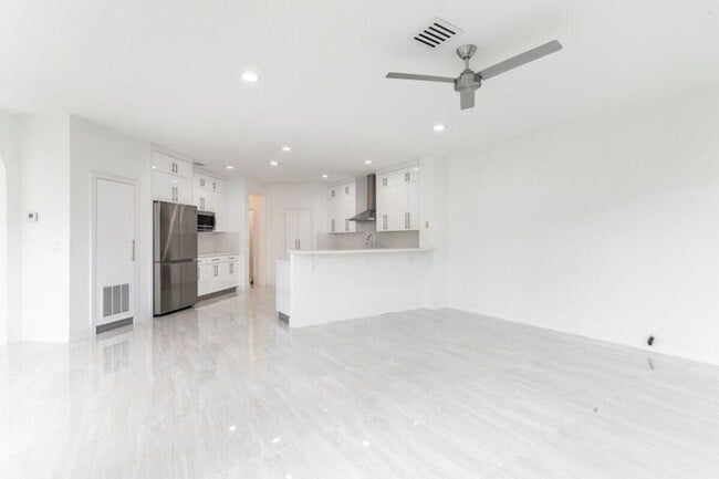 Photo - 10879 Handel Pl