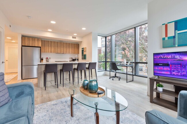 60 Kilmarnock St Unit SI FL2-ID1039270P