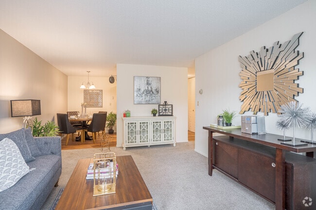 Classic 1BR,1BA - 700SF - Living Room