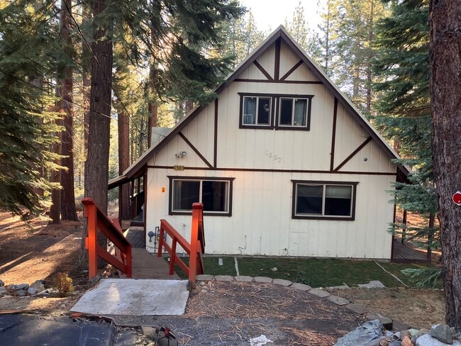 Photo - 2 Level cabin in a quiet wooded neighborhood