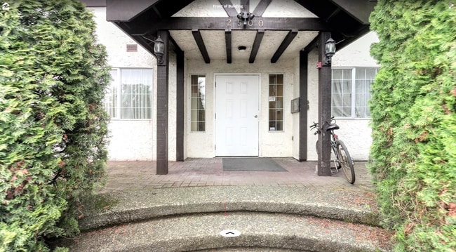 Photo - 2500 Quadra St Unit 204