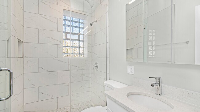 Photo - 6455 N Glenwood Ave