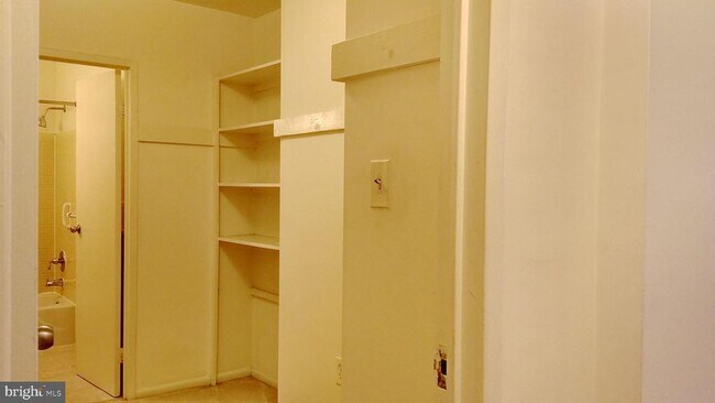 Photo - 10401 Grosvenor Pl Unit 1519