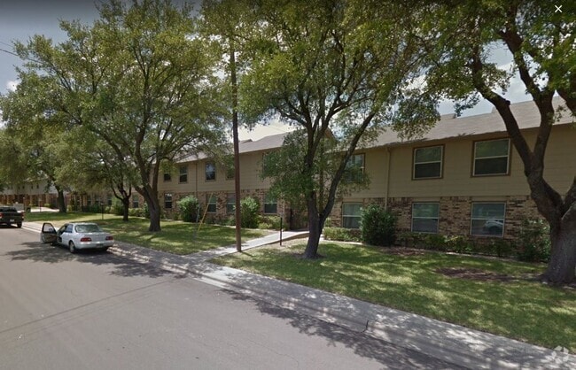 Outside the Complex - 2367 Jennifer Dr Rental