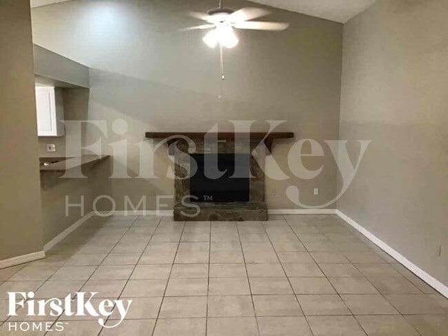 Photo - 4718 Westwind Dr