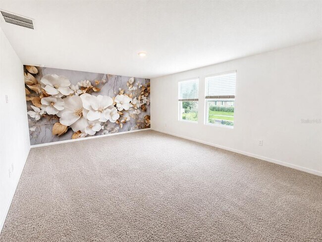 Photo - 2074 Derwent Dr