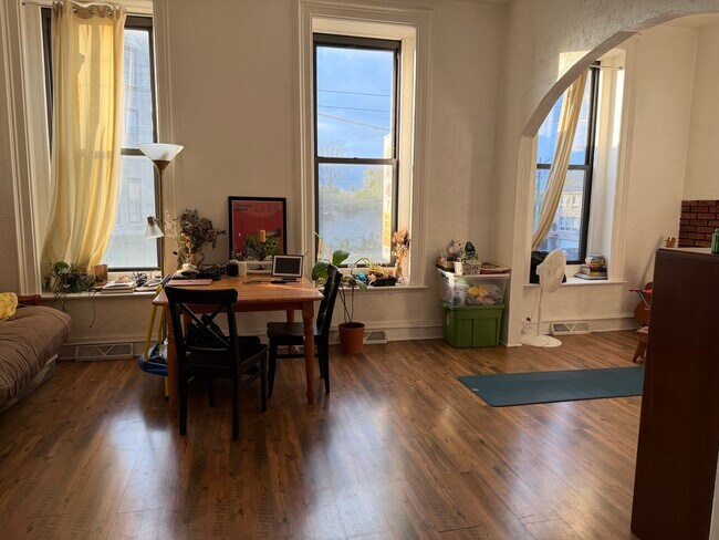 Photo - 2969 S Archer Ave Unidad 2F
