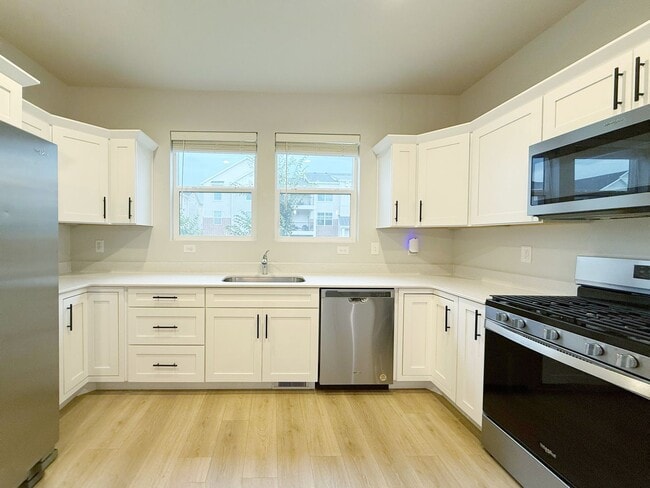 Photo - Pet Friendly Townhome in Willow Point – 3 ...