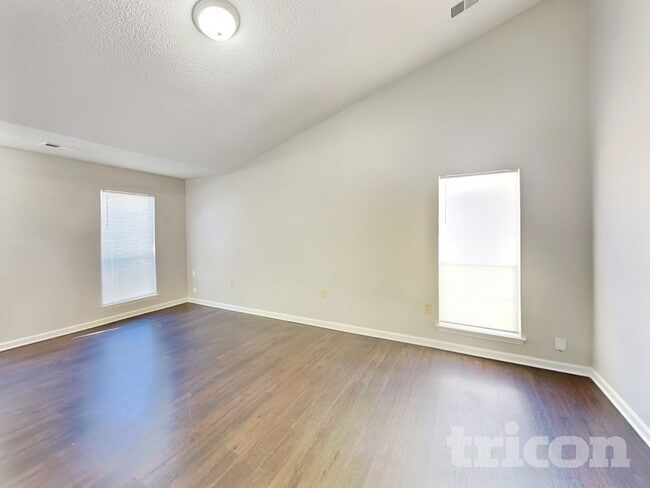 Photo - 11622 Calgary Dr