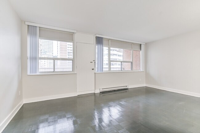 Photo - Bloor Yonge Tower Unit 01107