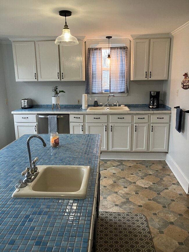 Photo - 1035 Lynnhurst Ave