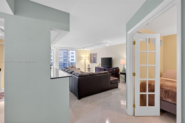 Photo - 2401 Collins Ave Unit 1406
