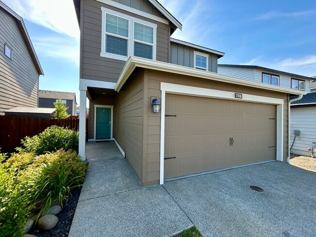 Building Photo - Beautiful 4 Bedroom Home with Attached Garage!
