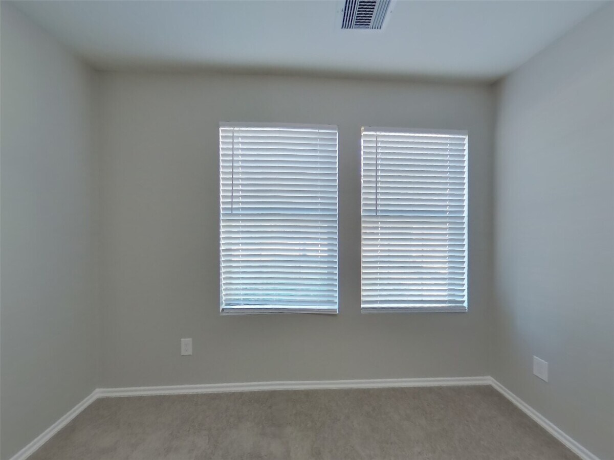 Photo - 814 Lightningbug Ln