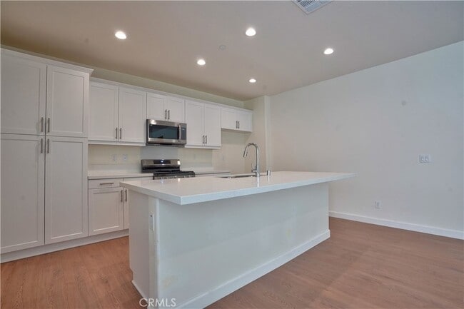 Photo - 136 Trellis Ct