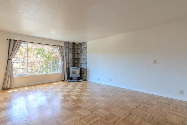 Photo - 1523 Valdez Way