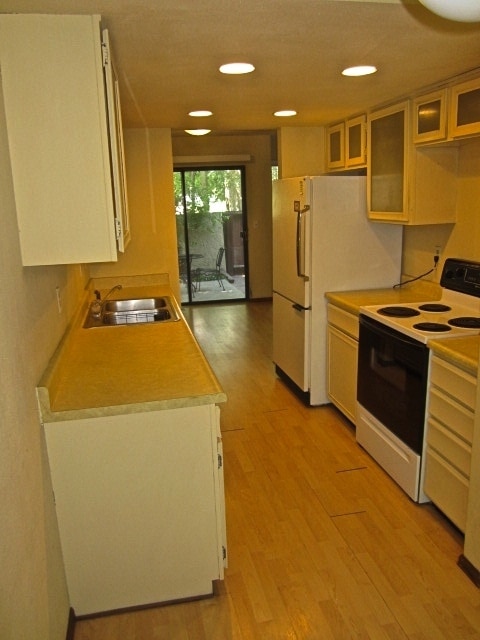 Photo - Pre-Lease 4 Bedroom 3.5 Bath Townhouse.