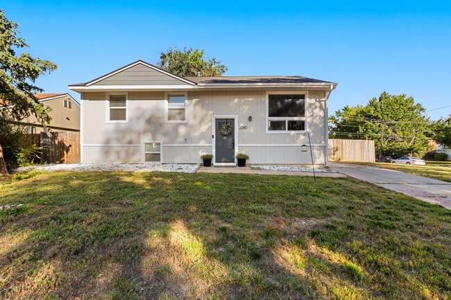 Building Photo - 3040 Garland Terrace