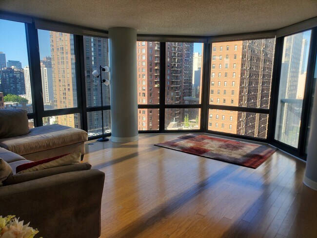 111 W Maple St Unit 1101