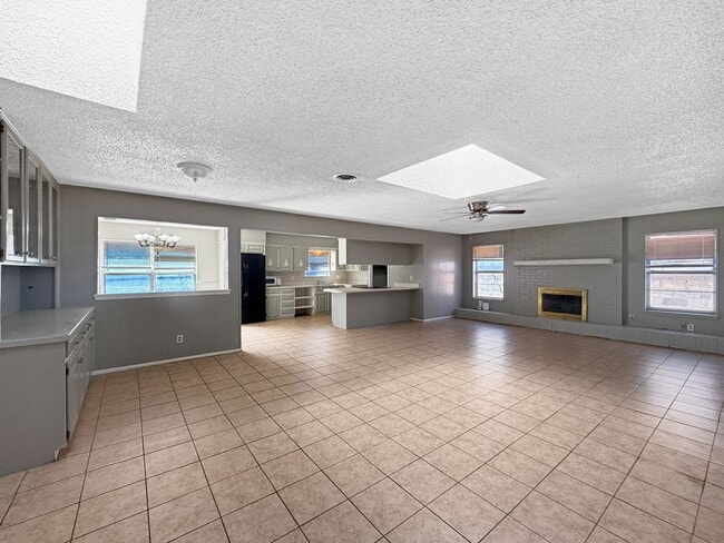 Photo - 801 W Cochiti Ave