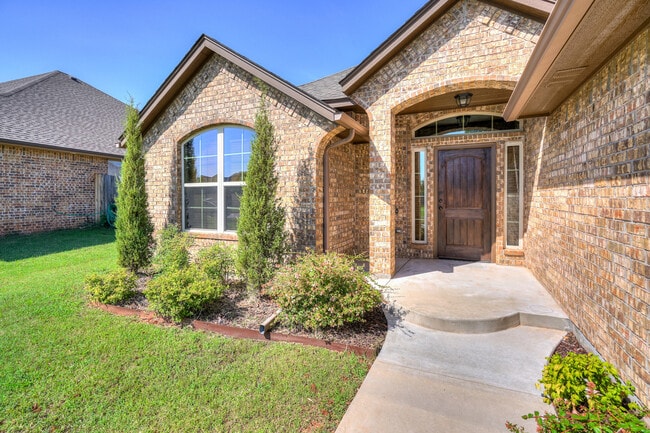 Photo - 1713 Pinewood Dr