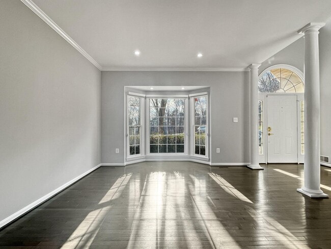 Photo - 214 W Locust St