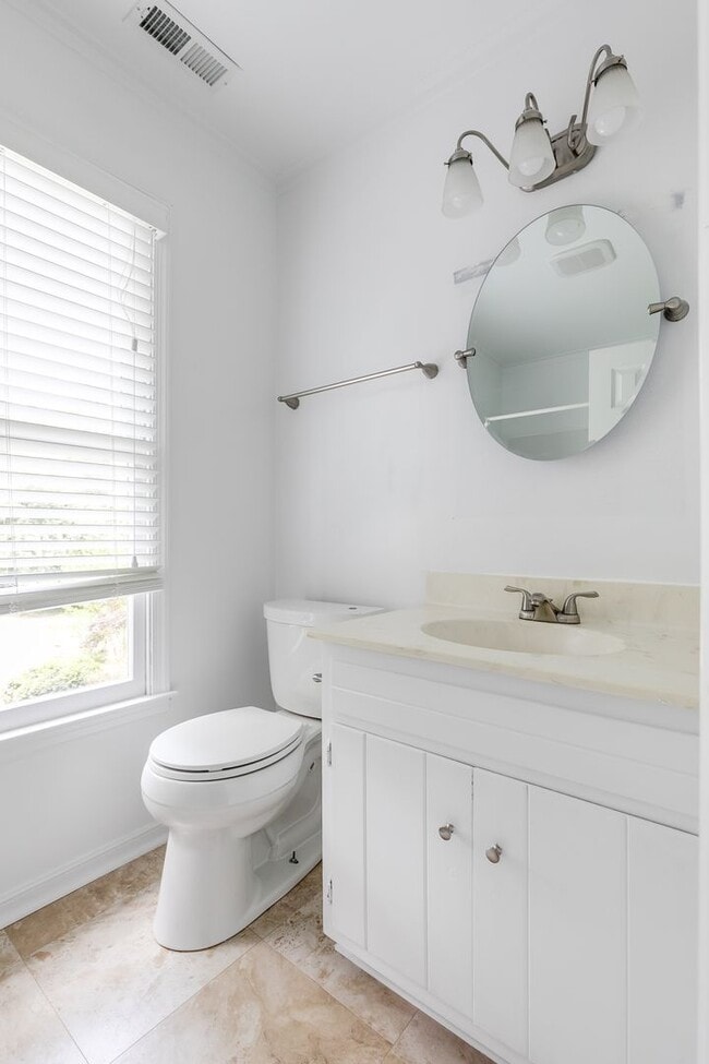 Photo - Beautiful 3 bedroom 2.5 bath in Woodlake