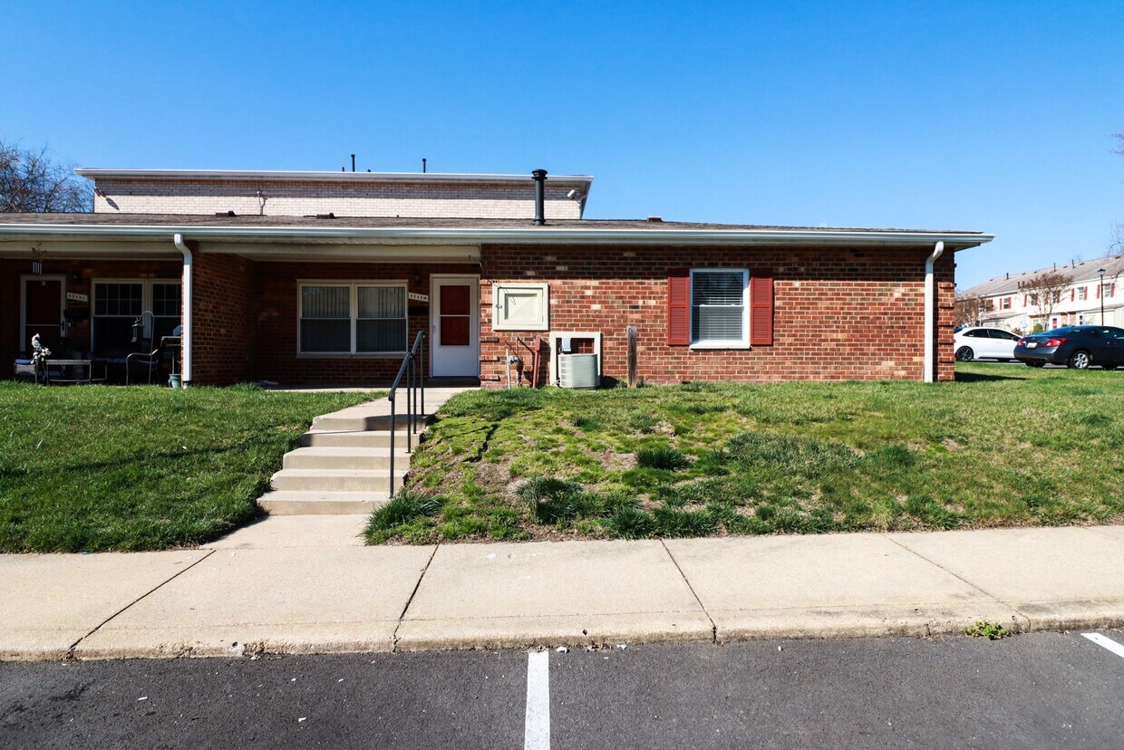 Photo - 9240 Bridle Path Ln (Laurel, MD)