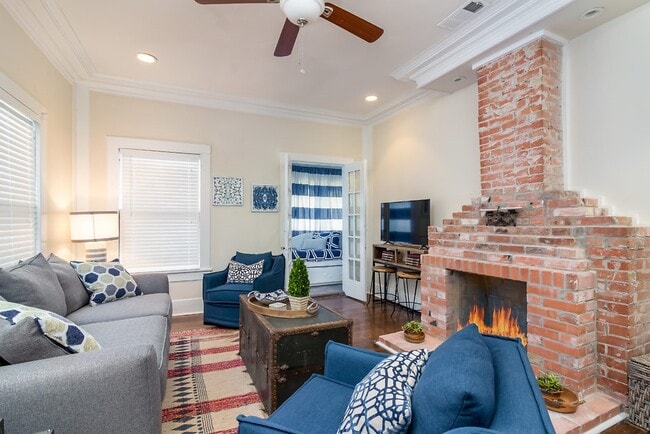 Photo - 418 E Myrtle St