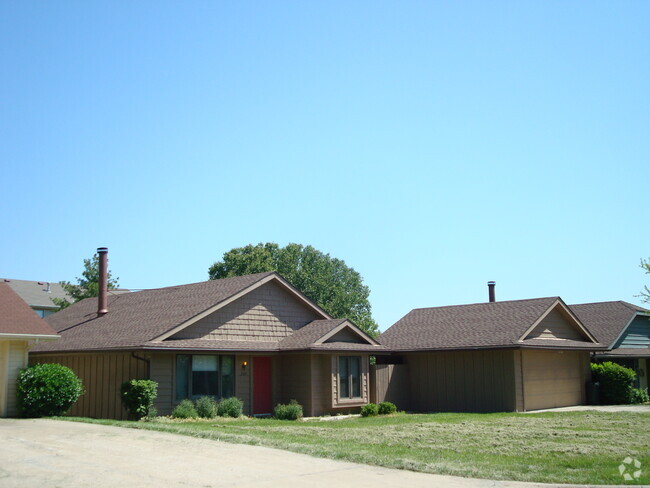 Building Photo - Rose Houses