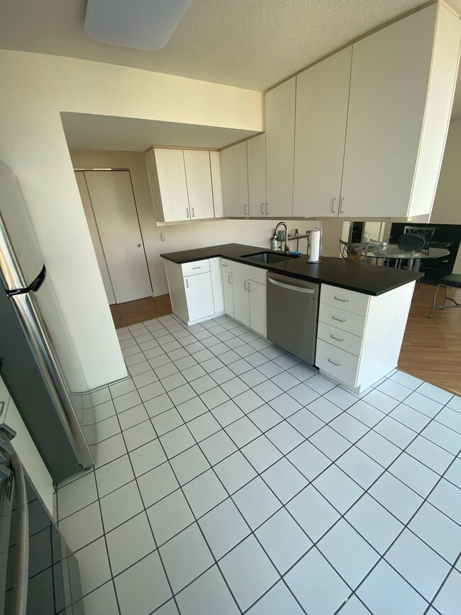 Photo - 3120 S Indiana Ave Unit 302