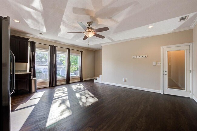 Photo - 1236 Cortlandt St