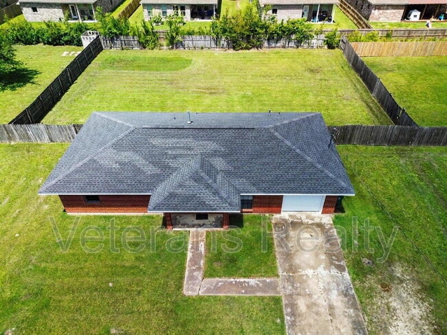 Photo - 837 Tee St