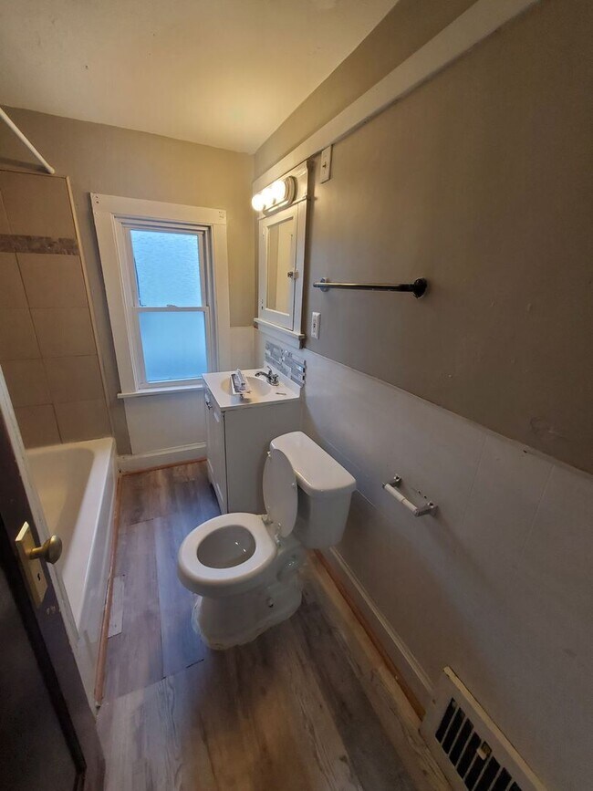 Photo - 4506 N 37th St Unit 4506A Upper