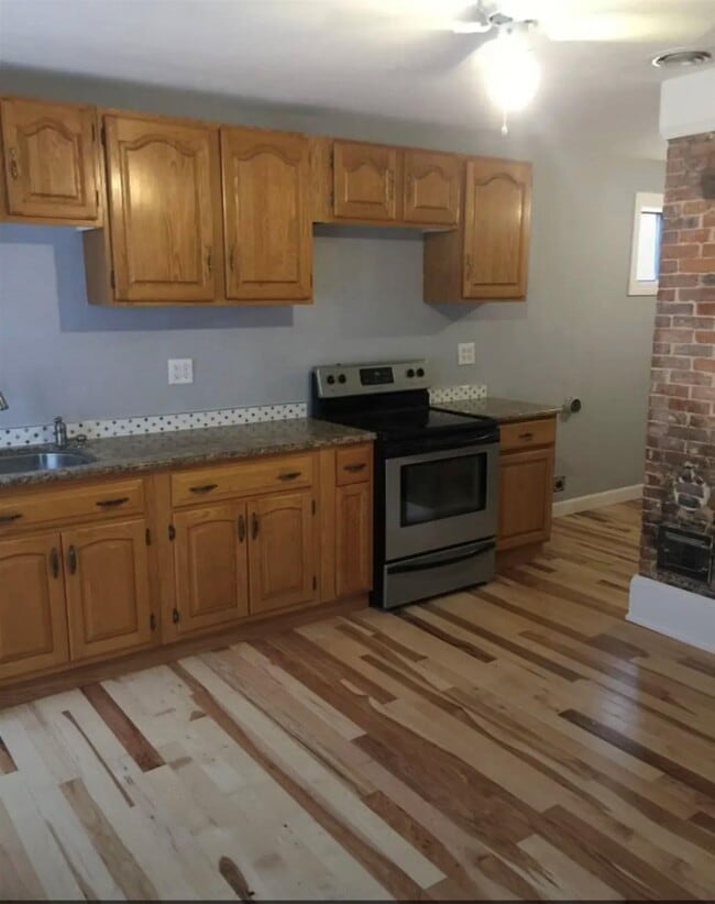 Photo - 147 N State St Unit 3