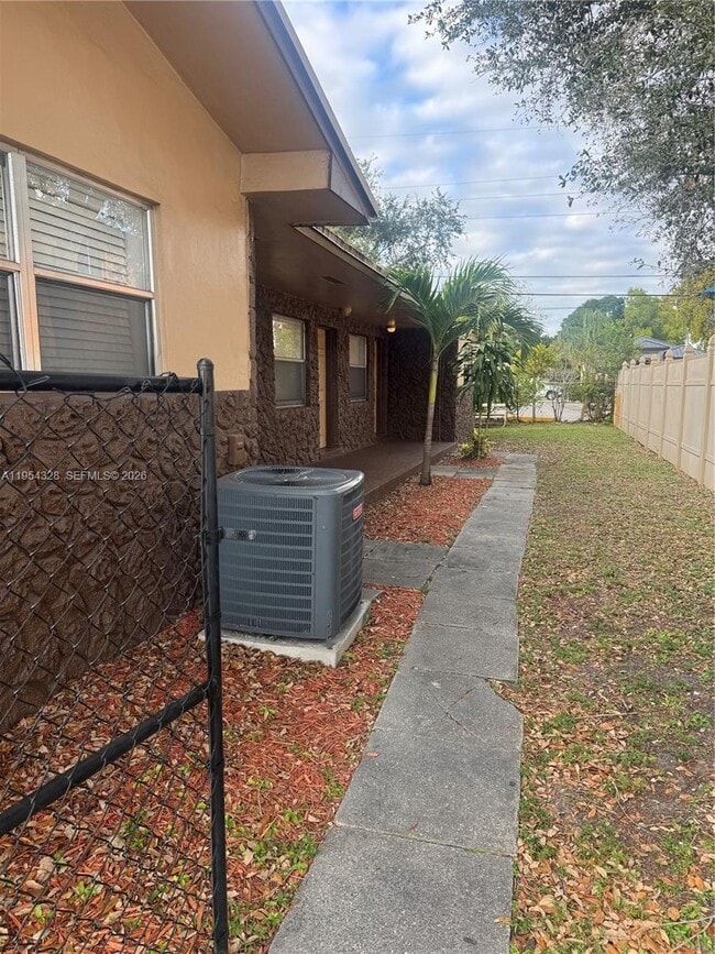 Photo - 2505 NW 13th Ct