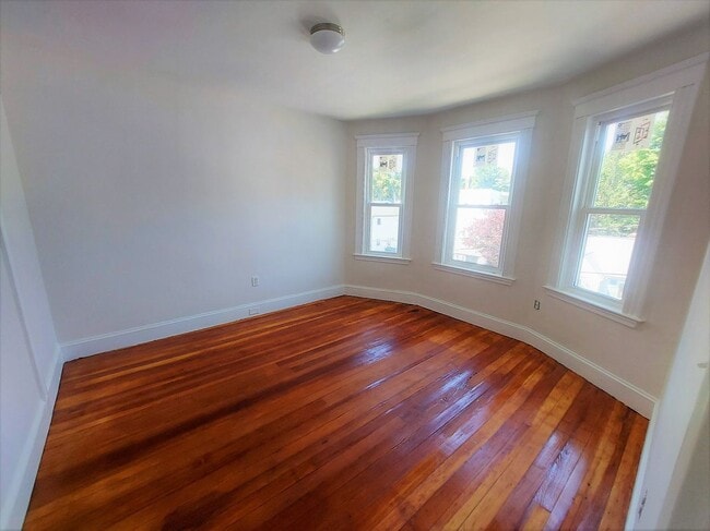 Photo - 11 Groveland